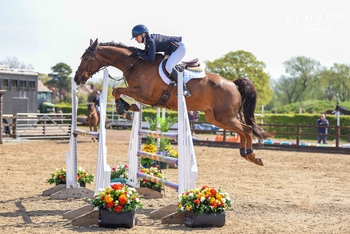 Charlotte Uren Claims Nupafeed Supplements Senior Discovery Second Round at Dean Valley Farm